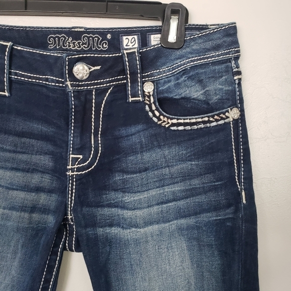 Miss Me Jeans 29 Signature Capri Dark Wash Denim Flap Pockets Thick Stitching - Picture 8 of 8